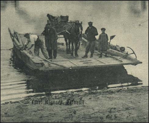 Un bac couramment utilisé en Basse-Seine. (Collection H. D.)