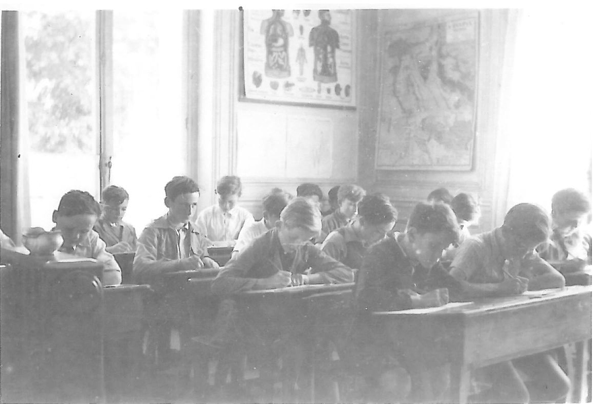 Institution Saint Joseph à Cheverchemont, classe de 5è en 1947 ID328-03 Huet