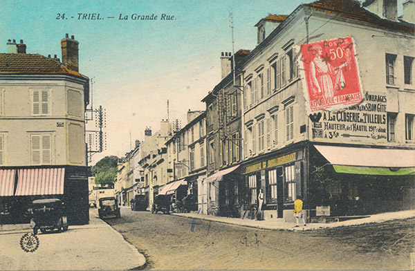 Chez Titine, le café avec un store, à droite, rue Paul Doumer. ID328-04 Huet