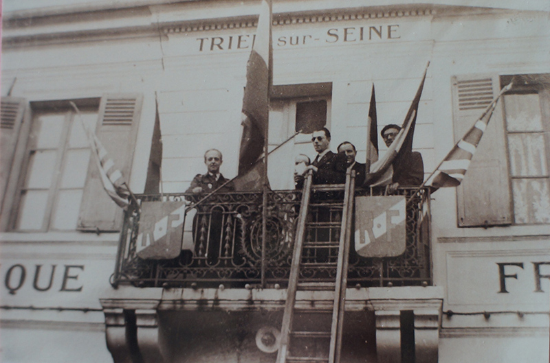 Au balcon de la Mairie... ID337 06 MemVives Jean Claude Bourdy 06