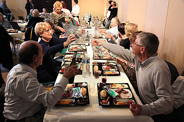 Un repas bien mérité...! ID394-05-colloque-federation-2014