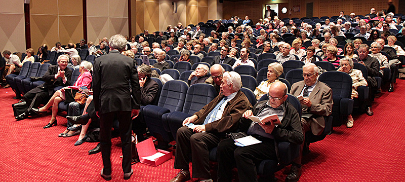 La salle de l'auditorium AXA. ID394-06-colloque-federation-2014