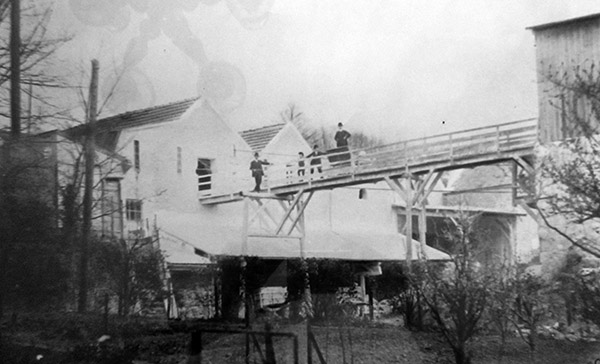 La carrière de Cheverchemont et ses wagonnets. ID408-03 carrière-de-Cheverchemont