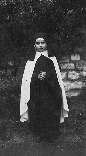 Françoise Solleret en Ste Thérèse de Lisieux. ID409 19 P600 MV Françoise Del Rio