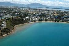 Baie des Citrons à Nouméa. ID416 10 L200 MV Isy Schwart