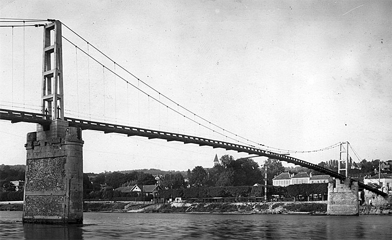 La passerelle bringuebalante. ID425 06 Passerelle