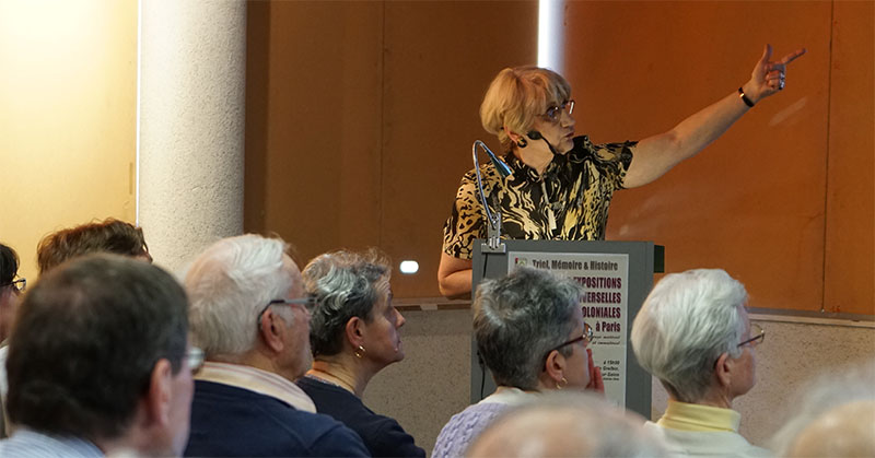 L'auditoire attentif. ID545 01 Expos Univers