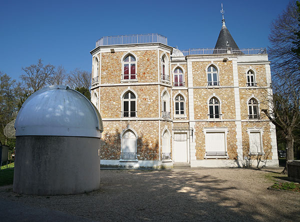 Le Château de la Tour et la coupole de la grande lunette ID604 02 Chateau de la Tour Coupole